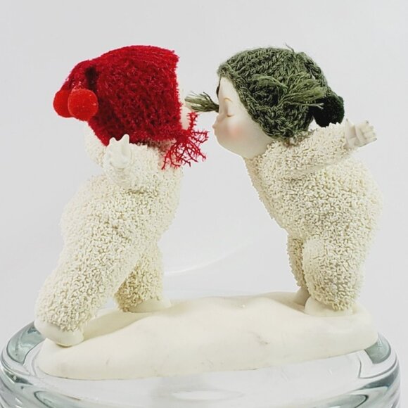 Adorable Vintage Department 56 Snowbabies Christmas Figurine - Picture 1 of 6